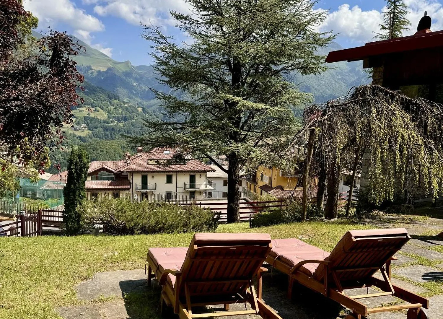 Villa Drago Chalet Oltre il Colle Italy